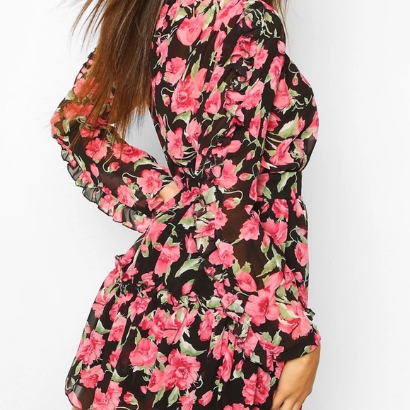 Boohoo Flirty Lavender and Nude Dress💜 - Picture 5 of 5